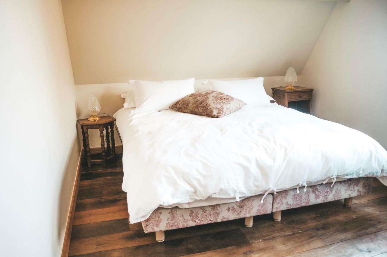 "La Girelle, Bord De Mer" Bed and Breakfast Honfleur Exteriör bild